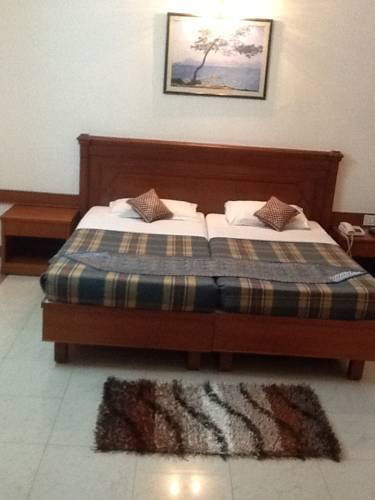 Hotel Kanishka Phg Bangalore Exteriör bild